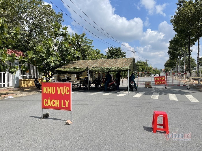 Hàng loạt quán ăn ở Bình Dương đồng loạt bán mang về dù chưa bị cấm