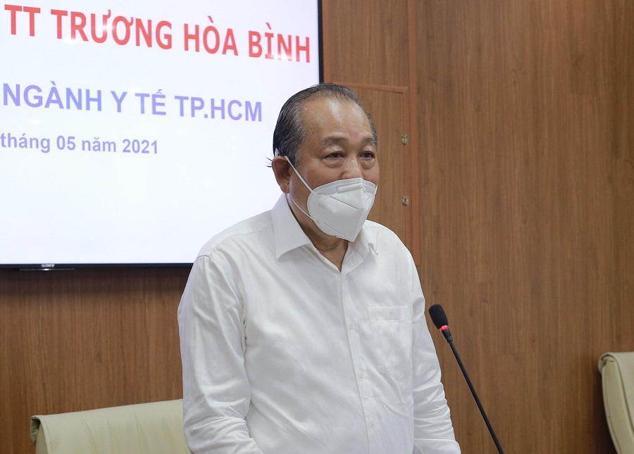 Phó thủ tướng: Tiêm vắc xin cho công nhân để giữ đội ngũ sản xuất phục vụ mục tiêu kép