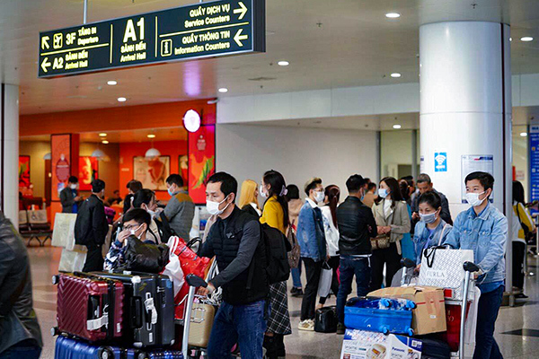 Sân bay Nội Bài dừng nhập cảnh hành khách