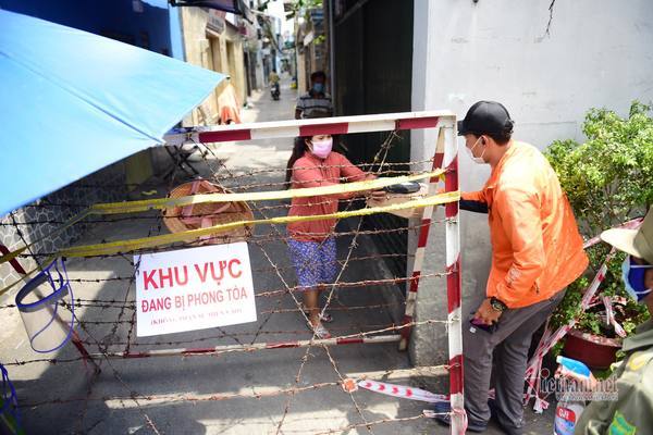 TP.HCM tiếp tục phong tỏa con hẻm ở quận Bình Thạnh