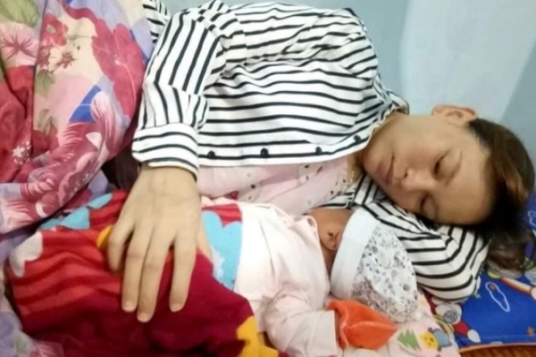 Nơi ở bị phong tỏa, nữ công nhân ở Bắc Giang sinh con ngay tại nhà trọ