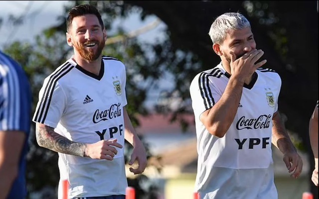 Messi ra tay, muốn PSG tiễn Mauri Icardi đưa Aguero về