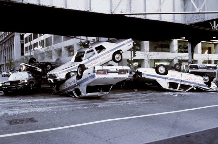 Phá hỏng hàng trăm chiếc xe ô tô chỉ để làm phim