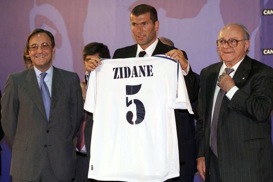 Zinedine Zidane, hành trình vĩ đại ở Real Madrid từ chiếc khăn ăn