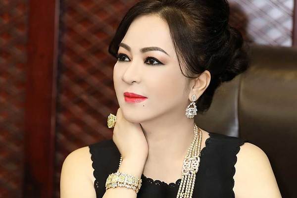 Bà Nguyễn Phương Hằng bị khởi kiện, đòi bồi thường 1.000 tỷ đồng