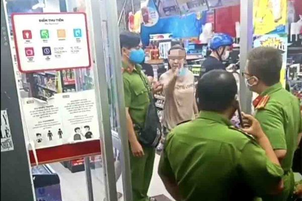 Dư luận bức xúc với người không đeo khẩu trang, to tiếng khi bị nhắc nhở