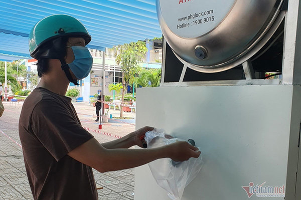 ATM gạo 'tái xuất' hỗ trợ người dân trong khu cách ly ở TP.HCM