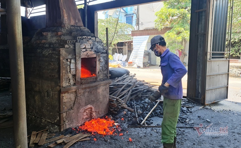 Rát mặt trên cánh đồng muối những ngày miền Trung nóng như nung