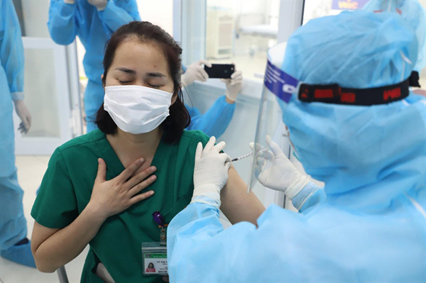 PM Chinh to unveil Vietnam's COVID-19 vaccine fund on Saturday