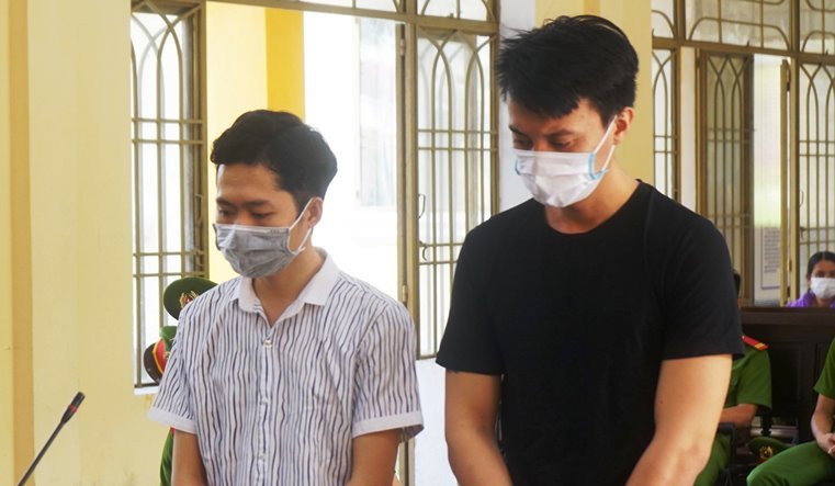 Biến lon nước thành quả lựu đạn, hai thanh niên cướp ngân hàng hơn 200 triệu