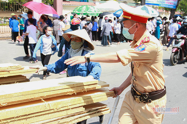 Những hình ảnh chỉ có vào giữa trưa nắng gay gắt
