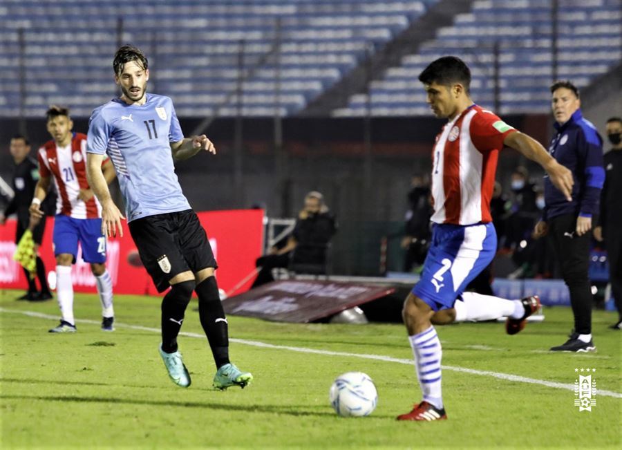 Suarez 'tịt ngòi', Uruguay bị Paraguay cầm chân