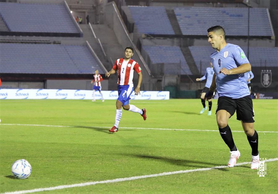 Suarez 'tịt ngòi', Uruguay bị Paraguay cầm chân