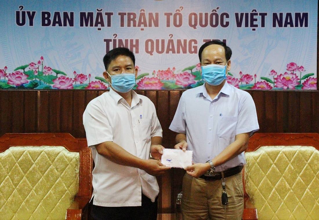 Thầy giáo Quảng Trị dùng phần thưởng cả năm ủng hộ chống dịch Covid