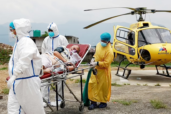 Chủng virus nCoV mới xuất hiện ở 13 hành khách bay tới Nhật Bản