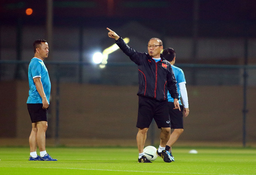 HLV Park Hang Seo: 'Tuyển Việt Nam dồn sức đả bại Indonesia'