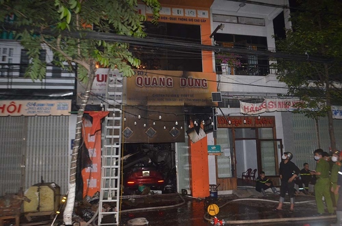 Cháy cửa hàng bán đồ điện ở Quảng Ngãi, 4 người trong gia đình tử vong