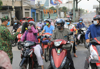 Người dân đi từ TP.HCM bối rối khi qua chốt kiểm dịch Đồng Nai