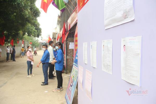 Hơn nghìn cử tri chính thức đi bầu cử lại ở xã Tráng Việt {keywords}