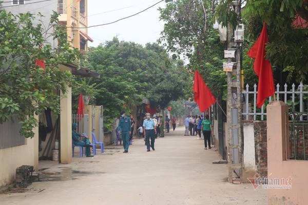 Hơn nghìn cử tri chính thức đi bầu cử lại ở xã Tráng Việt {keywords}