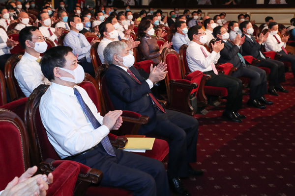 Doanh nghiệp yêu nước thời Covid: Chung tay chống dịch, Giữ nhịp kinh doanh