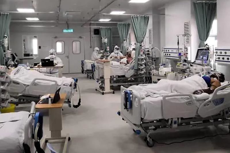 Số ca Covid-19 nặng cao kỷ lục ở Malaysia, Anh tính hoãn dỡ phong tỏa