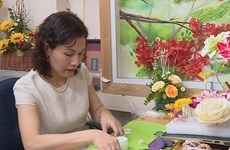 Artisan turns clay into charming flowers