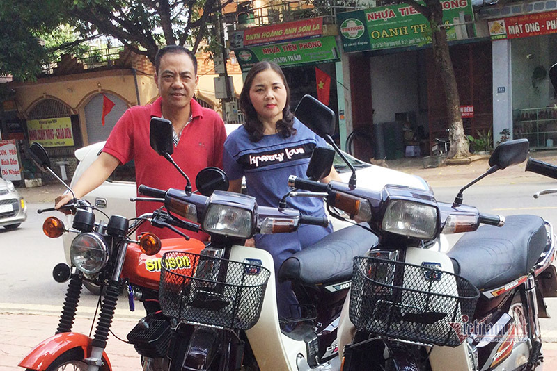 Đôi vợ chồng Sơn La mê xe máy cổ, khách trả 150 triệu không bán