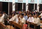 Linh mục ở Hà Tĩnh tổ chức 300 giáo dân hành lễ, bất chấp lệnh cấm