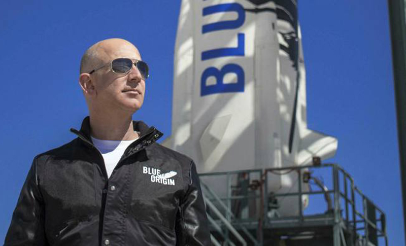 Tỷ phú Jeff Bezos sắp bay vào vũ trụ cùng em trai