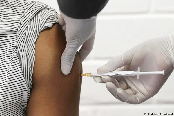 Người phụ nữ 36 tuổi nhiễm chủng nCoV với 32 đột biến