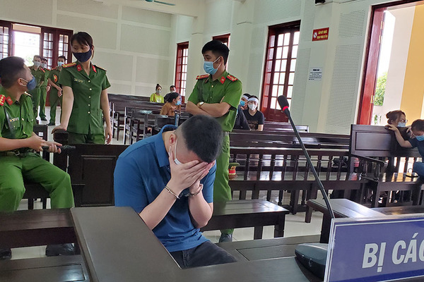 Kẻ giết người trong quán karaoke ở Nghệ An lãnh 20 năm tù giam