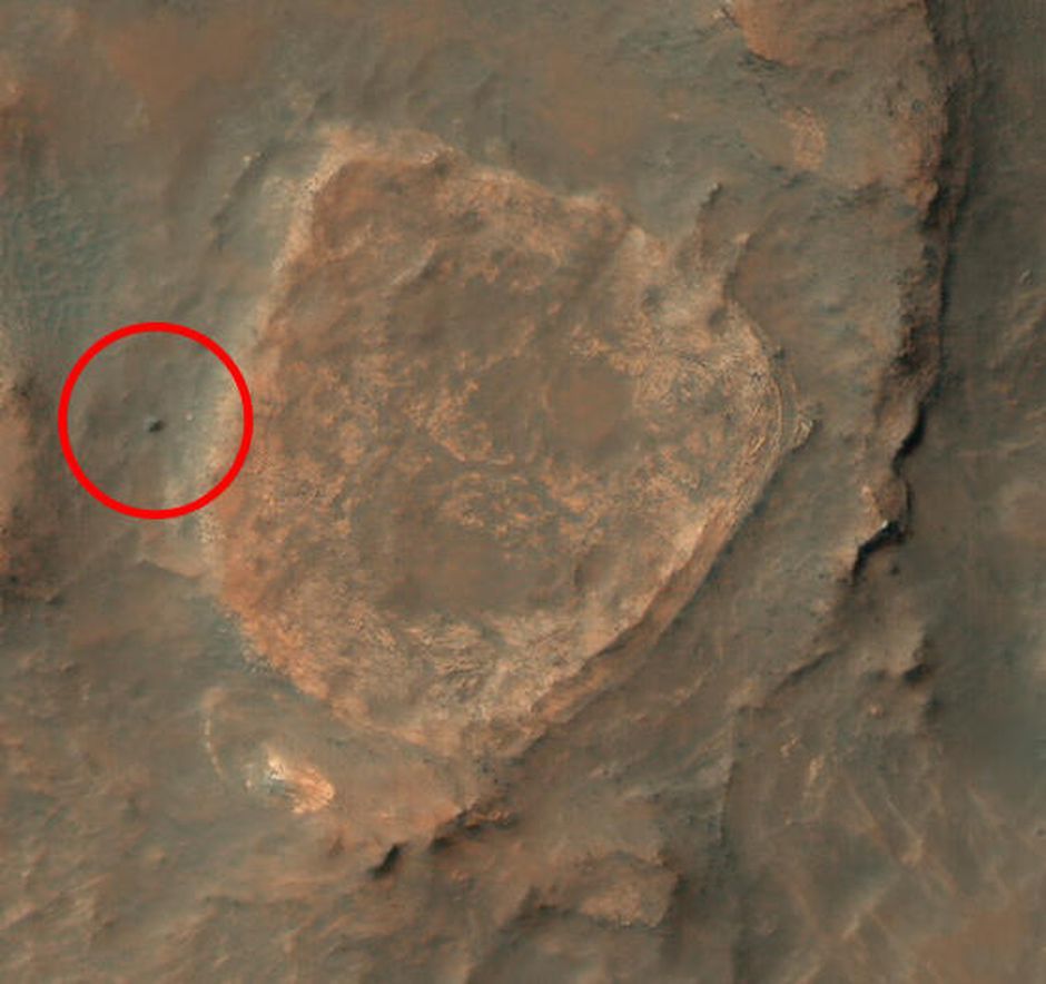 Tàu thám hiểm của NASA bị chôn vùi trên Hỏa tinh
