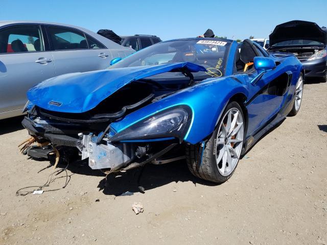 Siêu xe McLaren nát đầu trong tai nạn được rao bán trên mạng