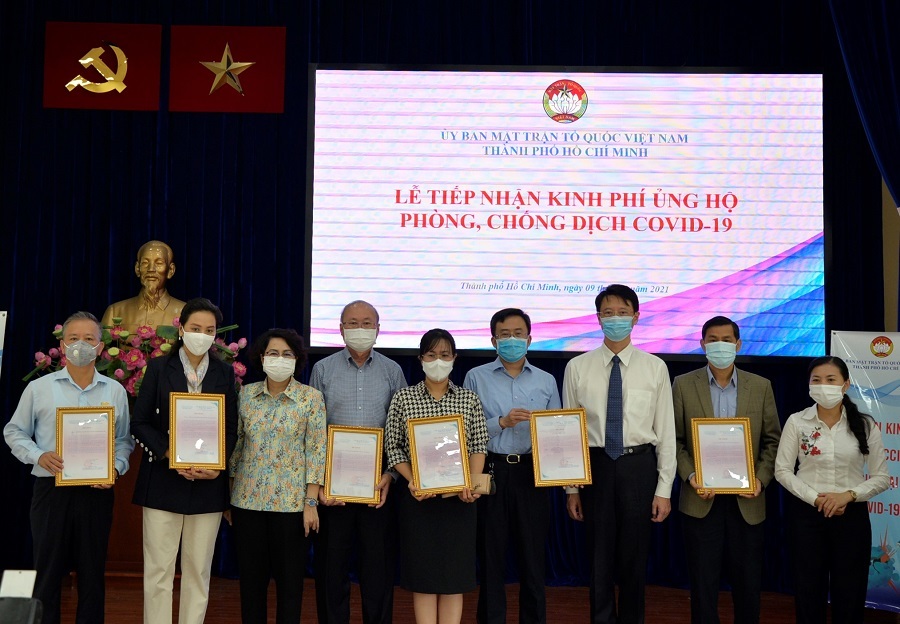 TP.HCM tiếp nhận 99 tỷ đồng góp quỹ mua vắc xin và phòng chống dịch Covid-19