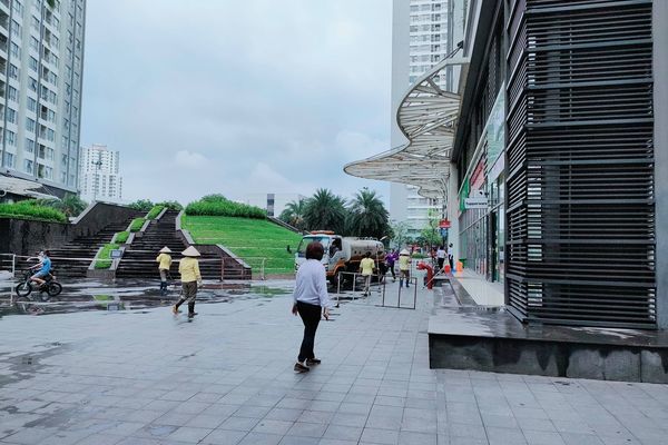 Người phụ nữ rơi từ tầng 18 một chung cư Hà Nội