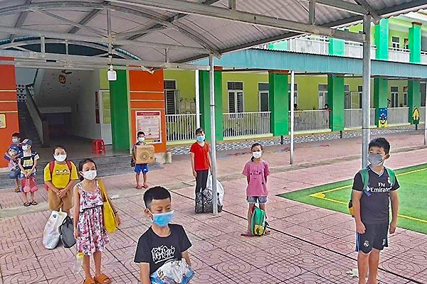 31 học sinh là F1 của 3 mẹ con mắc Covid-19 ở Hà Tĩnh