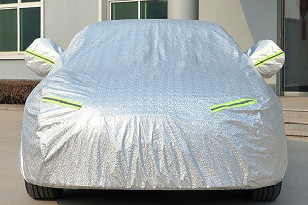 Có nên mua bạt phủ lên ô tô để tránh mưa nắng?