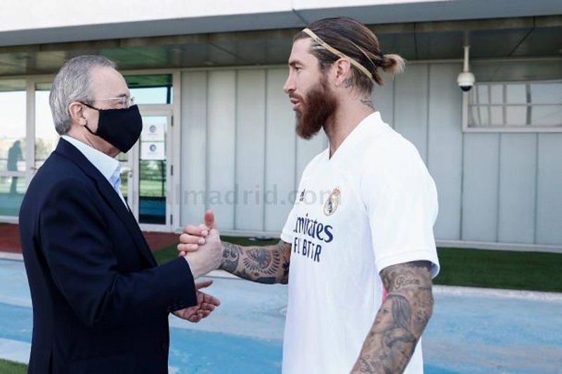 Sergio Ramos nhận ‘thua’ Perez, giảm lương để ở lại Real Madrid