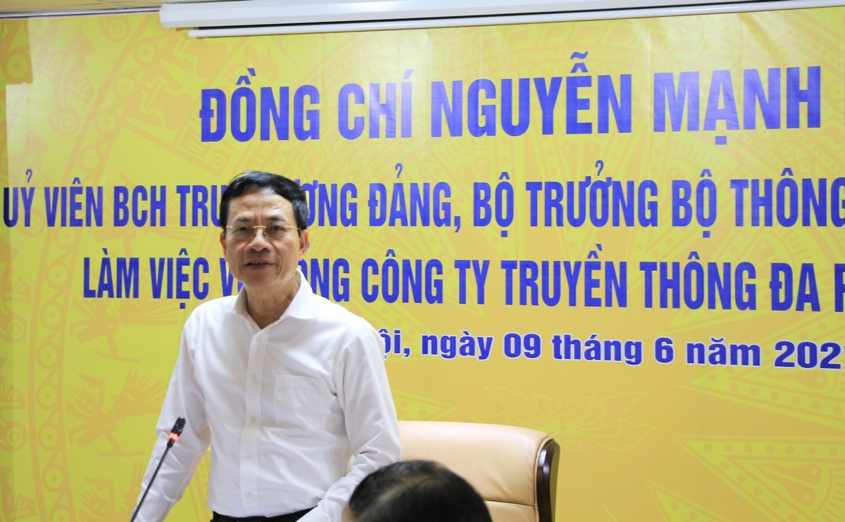 Bộ trưởng Nguyễn Mạnh Hùng chỉ cách tái sinh VTC