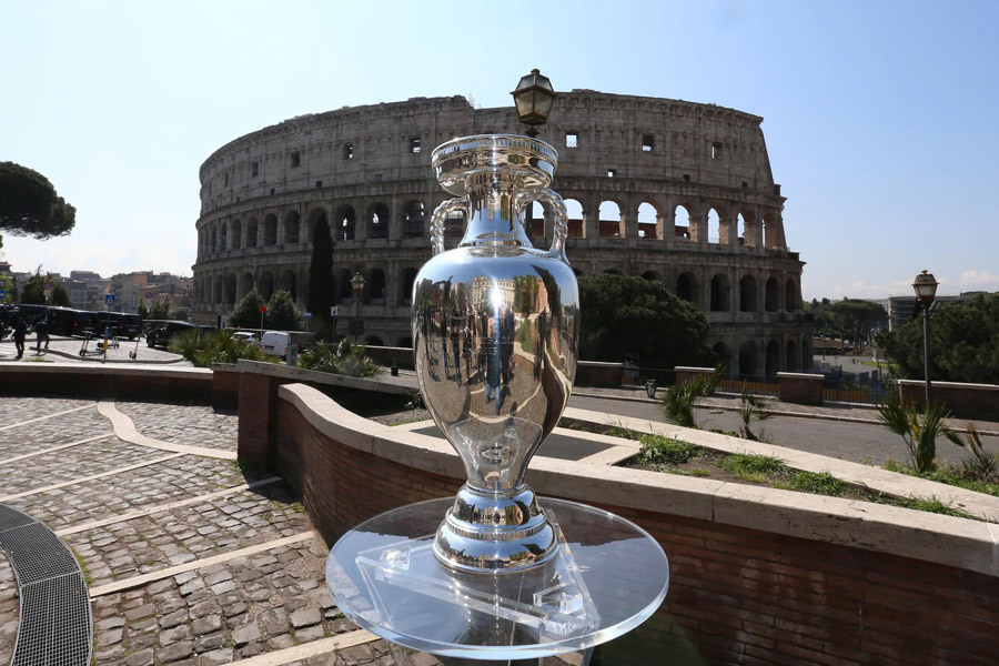 Khai mạc EURO 2020: Vòng vây đại dịch và sức mạnh người Pháp