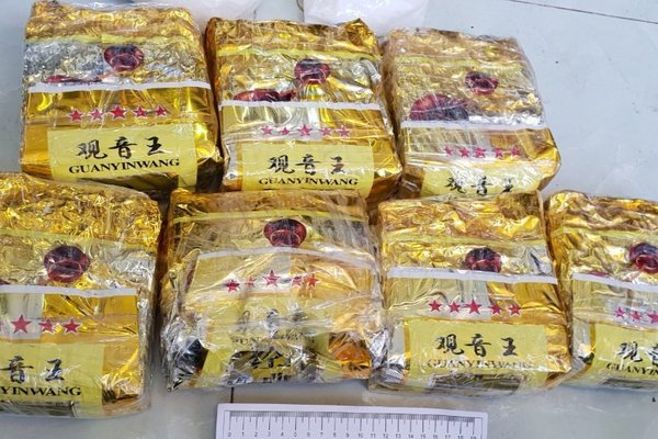 Nhóm người thuê nhà giấu 10kg ma túy, thủ cả lựu đạn và súng ở Bình Dương