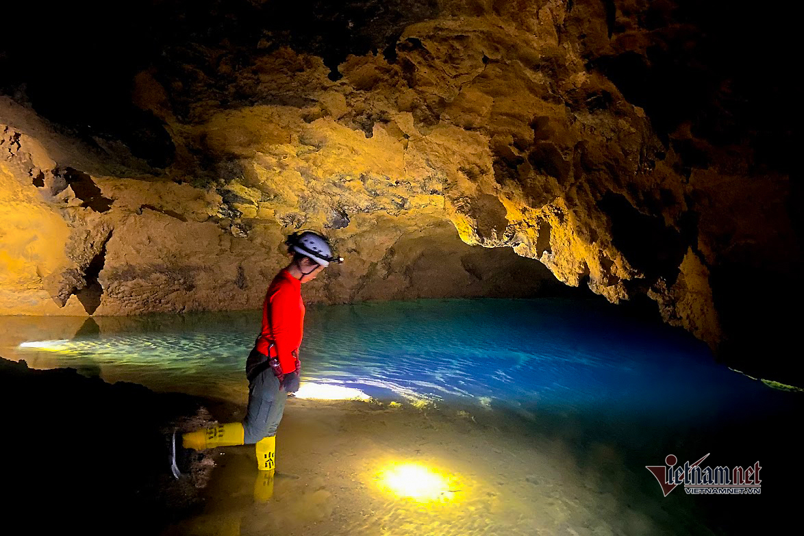 Hang động 1.000 khối thạch nhũ đẹp nhất Phong Nha - Kẻ Bàng