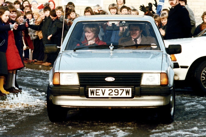 Chiếc xe Ford của Công nương Diana được bán đấu giá