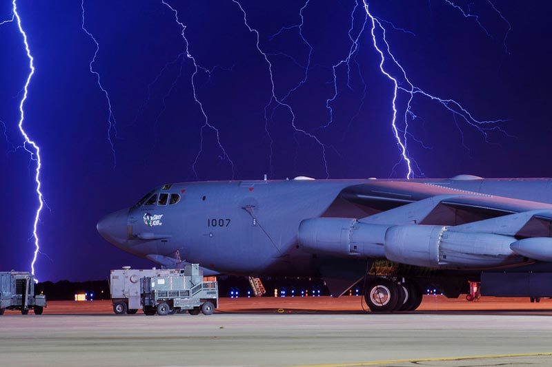 Mỹ đưa máy bay ném bom áp sát lãnh thổ, Nga lớn tiếng cảnh báo