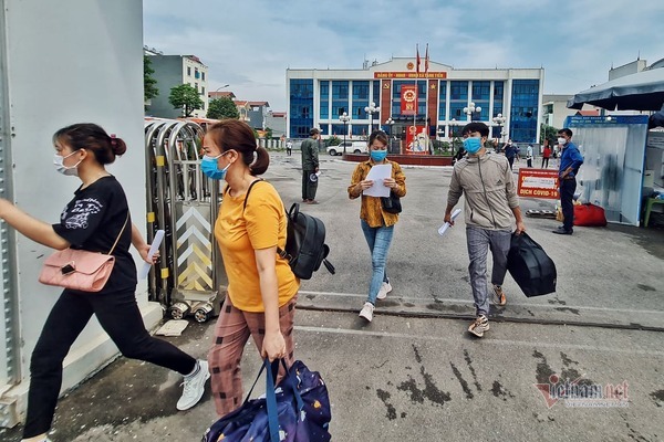 Chủ tịch huyện Việt Yên hỏa tốc ra quy định độ tuổi đóng tiền ăn khu cách ly