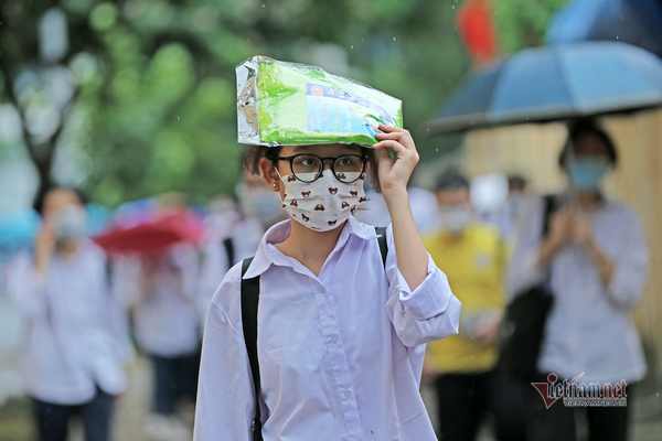 Đề Ngữ văn thi lớp 10 Hà Nội 'không khó, không mới'