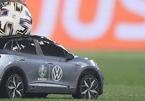 Ấn tượng với mô hình ô tô điện chở bóng tại trận khai mạc Euro 2020