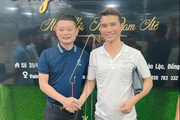 Niềm đam mê hoa lan của ông chủ vườn lan 8X