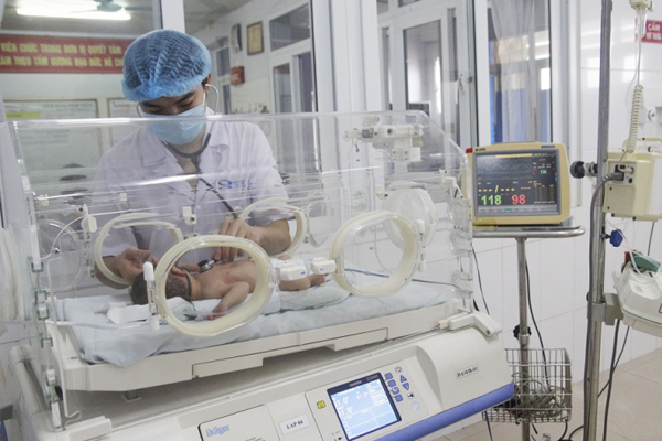 Ca hiếm gặp, bé sơ sinh Quảng Ninh vừa chào đời đã bị sốc phản vệ